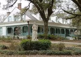 Cụ thể, nô lệ tại đồn điền Myrtles bị đối xử tàn bạo và khủng khiếp. Không ít nô lệ bỏ mạng một cách bi thảm khi làm việc tại đồn điền này.