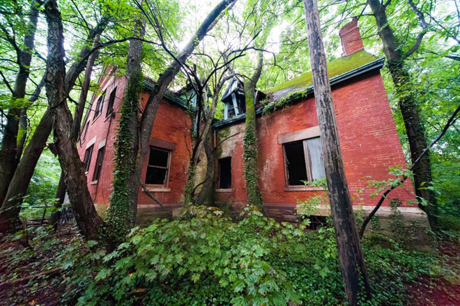 Hòn đảo trở thành trại giáo dưỡng cho trẻ vị thành niên từ năm 1952 - 1963. Tuy nhiên, chương trình này hoạt động không hiệu quả.