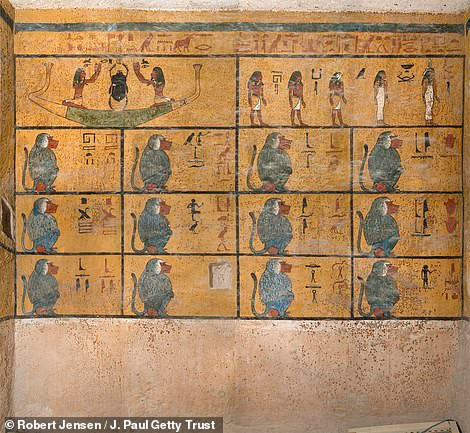 Sau khi phát hiện, nhà khảo cổ Howard Carter và nhóm của ông mất tới 10 năm mới có thể chuyển toàn bộ cổ vật bên trong lăng mộ Tutankhamun ra bên ngoài.