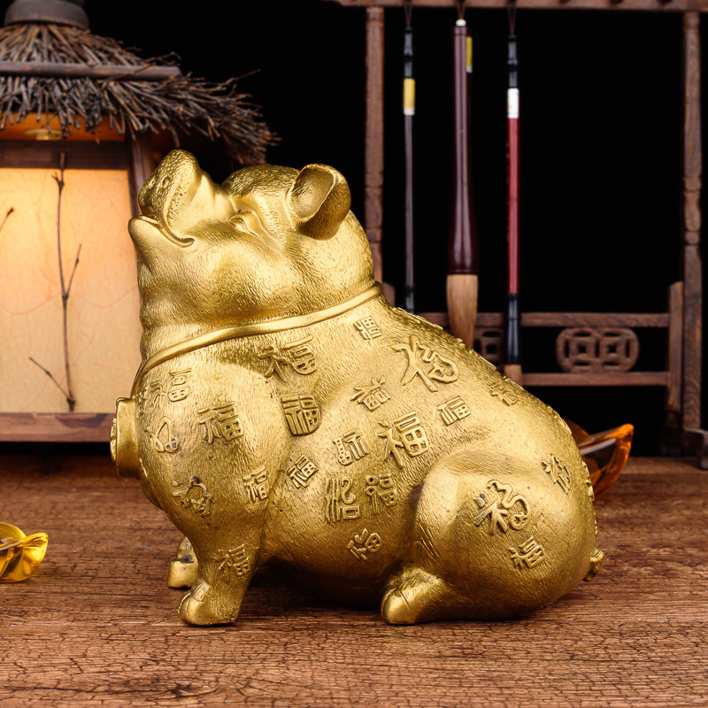 Trong trường hợp cửa chính nằm ở hướng tài vị âm, gia chủ có thể đặt lợn chiêu tài ở cửa với phần đầu lợn phải vào trong.