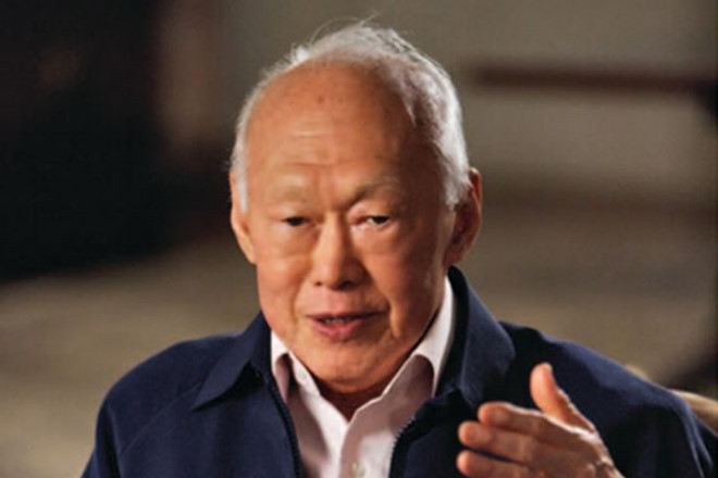 Thủ tướng Lý Quang Diệu cũng chú trọng đến hệ thống phúc lợi bằng việc thành lập Quỹ Tiết kiệm Trung ương. Quỹ này được dùng để hỗ trợ hưu trí, chăm sóc sức khỏe và dịch vụ nhà ở.