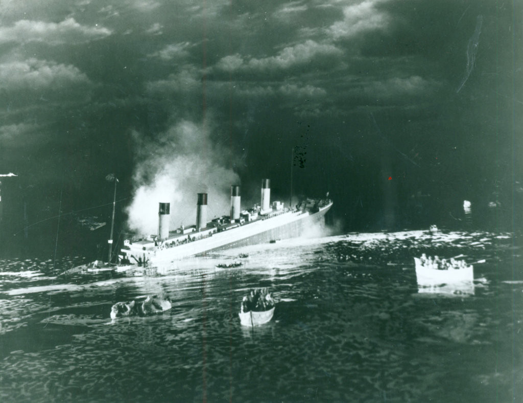 Về sau, người ta tìm được thi hài ông Chapman cùng chiếc đồng hồ trên. Tuy nhiên, người ta không thể tìm được thi thể vợ ông.