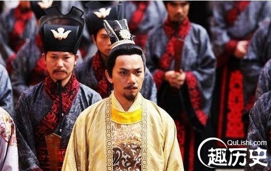 Sau khi biết chuyện, Võ Tắc Thiên nổi trận lôi đình liền phế truất con trai Lý Hiển và đày ông tới Phòng Châu làm Lô Lăng Vương.