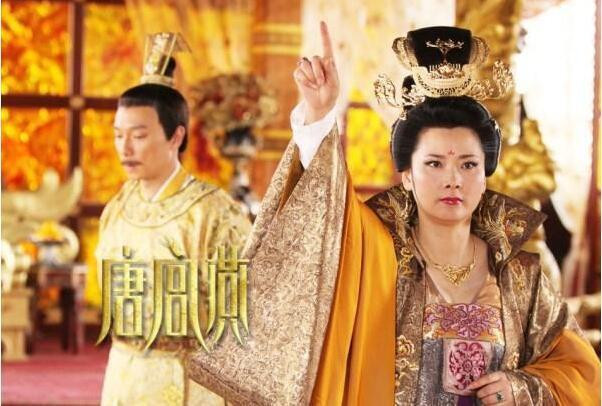 Chính vì vậy, Lý Hiển từng thề rằng nếu như một lần nữa ngồi lên ngai vàng thì sẽ trọng thưởng cho Vi Hậu cũng như làm mọi điều mà bà muốn.