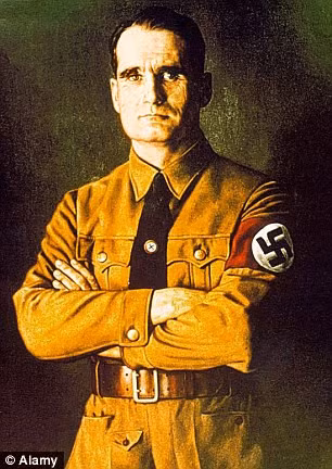 “Pho tuong” than can cua Hitler dao thoat bang chieu the than?