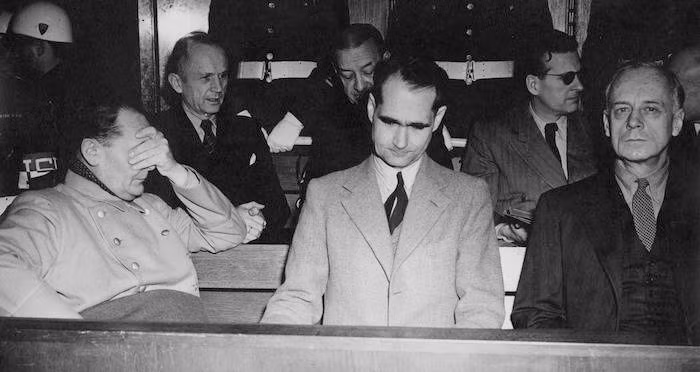 Trong phiên tòa Nuremberg được tổ chức vào năm 1946, trùm phát xít Rudolf Hess bị kết án chung thân.