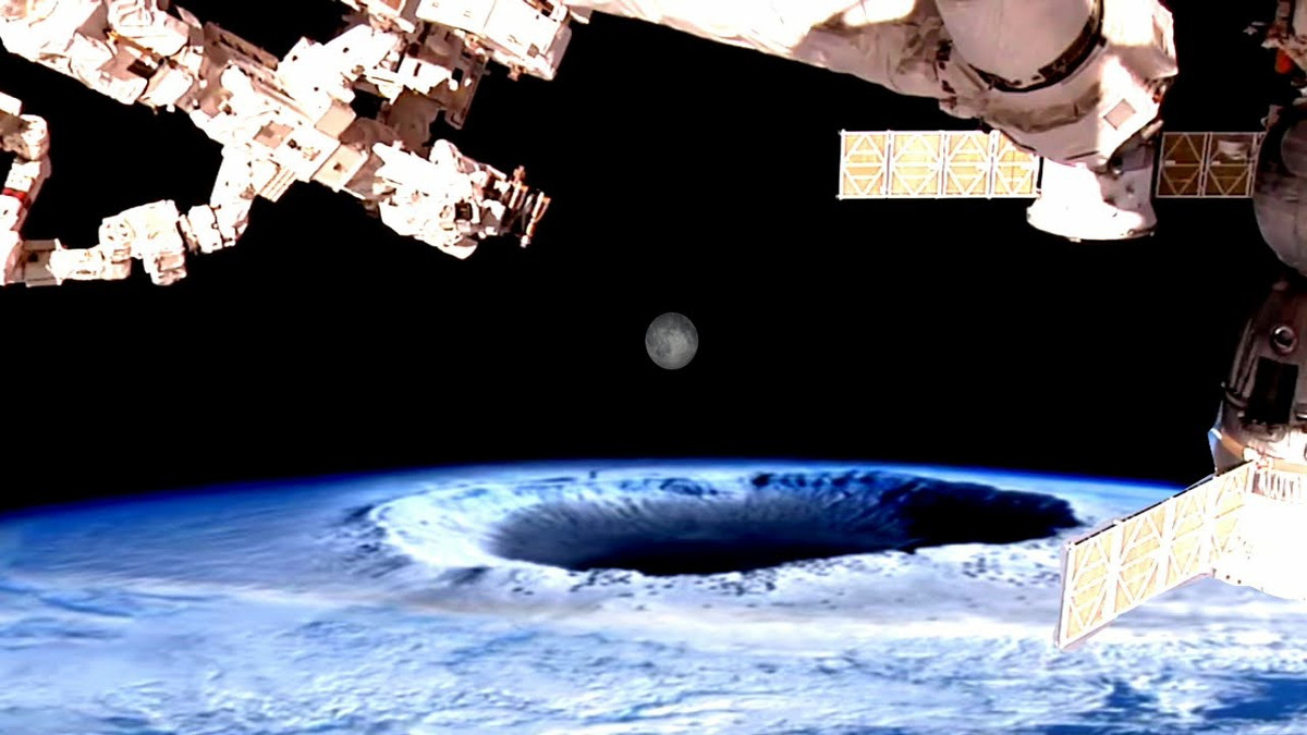 Cho đến nay, giới chuyên gia vẫn theo đuổi những dự án thăm dò sâu trong lòng đất để giải mã bí ẩn có hay không sự tồn tại của thế giới ngầm nếu Trái đất rỗng. Mời độc giả xem video: Ngôi làng ở "tận cùng Trái đất" (nguồn: VTC14)