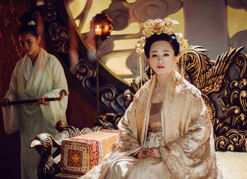 Đỉnh điểm là việc Thích phu nhân bị người của Hoàng Thái hậu Lữ Trĩ chặt tứ chi, móc mắt, cho uống thuốc độc khiến bà không thể nói chuyện được.