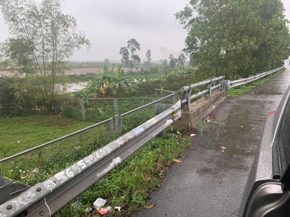 Dinh tac xuat hien tai cao toc Ha Noi - Ninh Binh: Hang loat tai xe no lop-Hinh-4