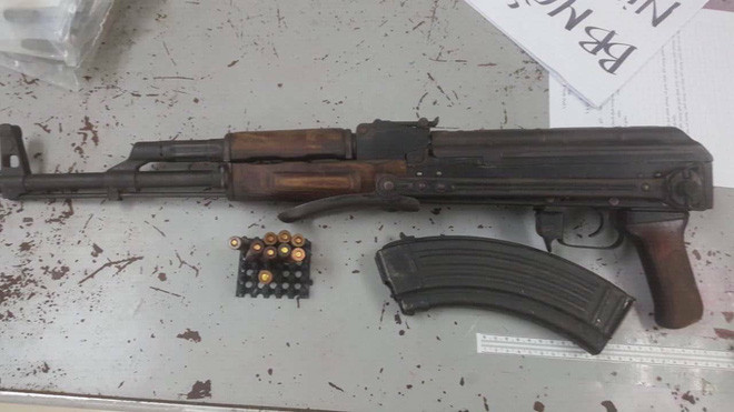 No sung soi bac 4 nguoi chet: Cong an tiet lo chu nhan khau sung AK Tuan 