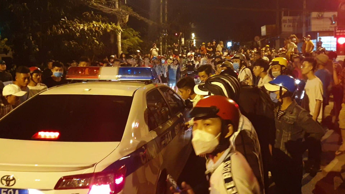 Những người tử vong gồm: Vương Ngọc Hưng (30 tuổi), Lê Tấn Long (46 tuổi), Lê Thành Trung (28 tuổi, cùng ngụ huyện Củ Chi), Huỳnh Ngọc Minh Tùng (35 tuổi, ngụ tỉnh Bà Rịa-Vũng Tàu, có 3 tiền án) và Vũ Chí Tâm (40 tuổi, ngụ quận Thủ Đức).