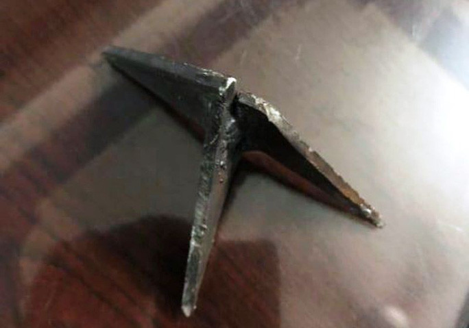 Được biết, đây không phải là lần đầu tiên tại Thanh Hóa xuất hiện tình trạng rải chông bẫy xe ôtô trên đường. Trước đó, vào tháng 11/2016, trên địa bàn thị xã Bỉm Sơn, tỉnh Thanh Hóa cũng xuất hiện tình trạng nhiều ôtô dính chông trên Quốc lộ 1A. Công an thị xã Bỉm Sơn cũng đã vào cuộc điều tra, tuy nhiên không tìm ra được thủ phạm.