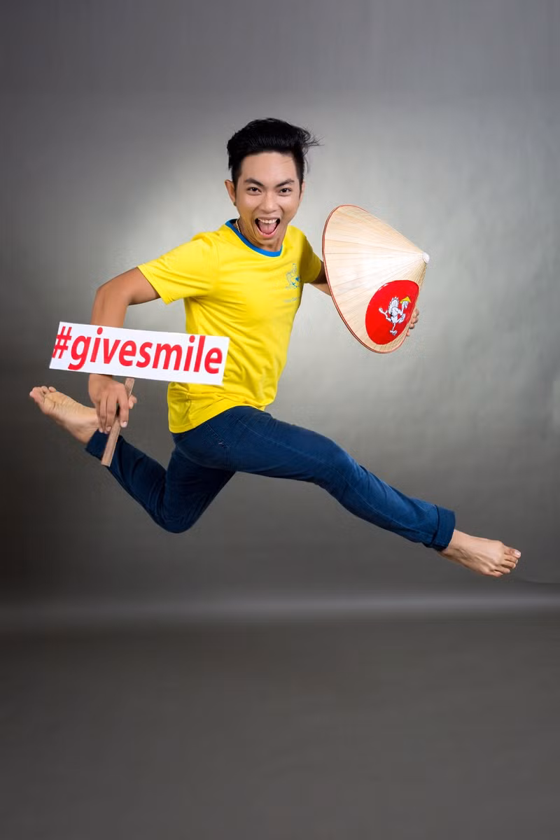 Vũ công Phan Hiển cũng tham gia hoạt động ý nghĩa này.