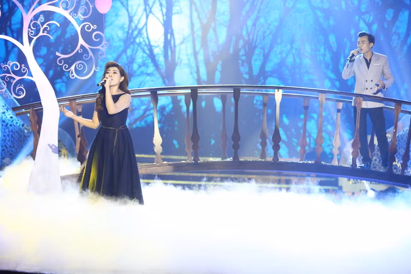 Co be 14 tuoi hat tinh ca khien Y Lan hoang hot-Hinh-6