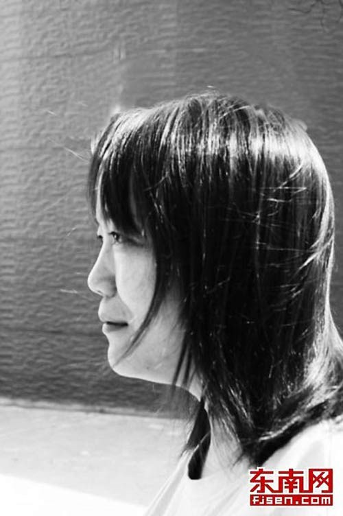 Mái tóc của cô Mã, người Trung Quốc là một trong những bộ tóc kỳ lạ nhất thế giới, không chỉ đổi sang màu vàng khi dính nước mưa, bộ tóc này có khiến cô Mã bị điện giật nếu chạm vào kim loại hoặc chạm vào người khác khi tóc bị ướt do nước mưa.