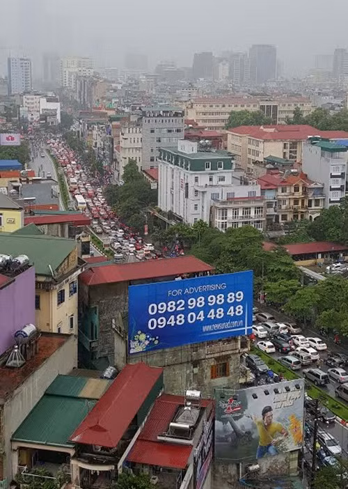 Hinh anh giao thong Ha Noi roi loan kinh hoang nhin tu tren cao-Hinh-9