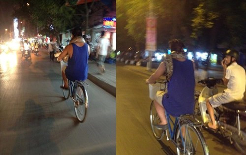 Một thanh niên ở Hà Nội cũng từng quấn trăn trên cổ và đi dạo phố. Hình ảnh nhanh chóng thu hút sự chú ý của dân mạng.