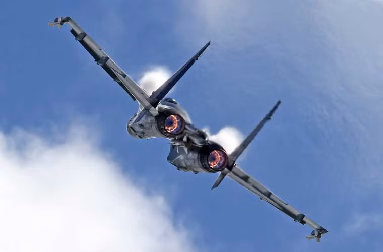 Một trong những thế mạnh lớn nhất trên chiến đấu cơ F-35 khiến các chuyên gia phương Tây phải gọi nó bằng từ UFO (vật thể bay không xác định hay là từ chuyên dùng để chỉ phi thuyền người ngoài hành tinh) chính là cặp động cơ 117S hay có cái tên khác AL-41F1S.