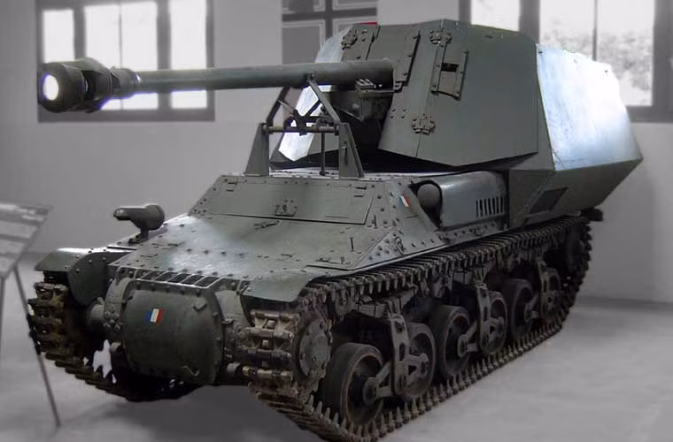 Hầu hết các pháo chống tăng của Đức cũng như nhiều nước khác thời kỳ này đều không có tháp pháo hoặc tháp pháo có thể quay. Khẩu pháo được gắn chặt vào thân xe với mặt giáp trước rất dày. Chúng phù hợp với chiến thuật phục kích hoặc chiến đấu có hỗ trợ của xe tăng hộ thân vì khả năng xoay trở kém.