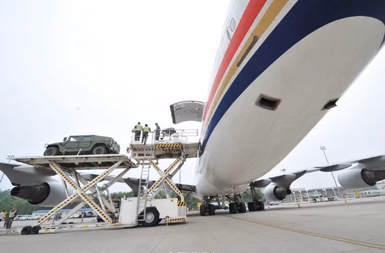 Trung Quoc dung may bay Boeing 747 cho muc dich quan su