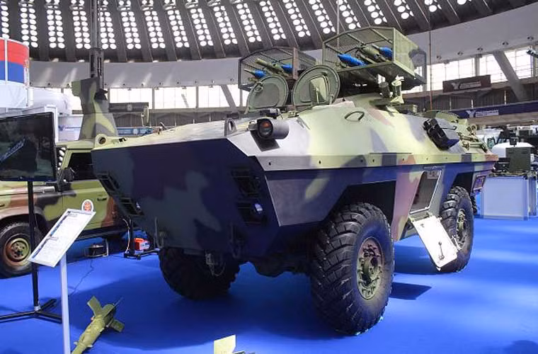 Đây cũng là một trong những bức ảnh vũ khí đáng quan tâm nhất tuần qua – tổ hợp tên lửa chống tăng tự hành BOV M83 trang bị loại đạn tên lửa chống tăng Malyutka lừng danh được chế tạo dưới thời Liên Xô.