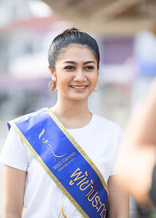 Panpaporn Sookdee năm nay 19 tuổi. Cô cao 1m67, nặng 50 kg và sở hữu số đo 3 vòng: 81- 60-91.