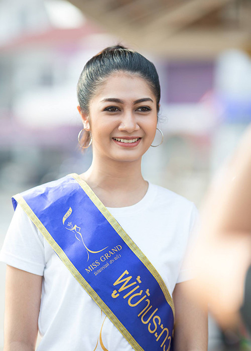 Panpaporn Sookdee năm nay 19 tuổi. Cô cao 1m67, nặng 50 kg và sở hữu số đo 3 vòng: 81- 60-91.