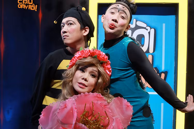 Việt Hương, Trấn Thành và Trường Giang thân thiết ở “Ơn giời, cậu đây rồi”.