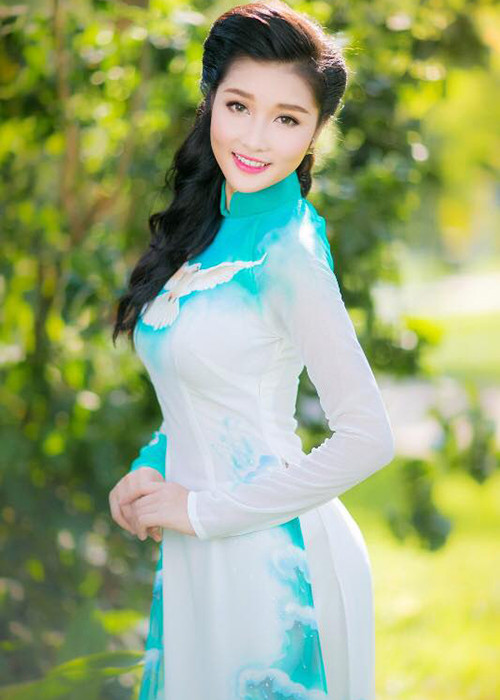 Sau khi đoạt vương miện Hoa hậu các dân tộc Việt Nam 2011, Triệu Thị Hà lên Sài Gòn lập nghiệp.