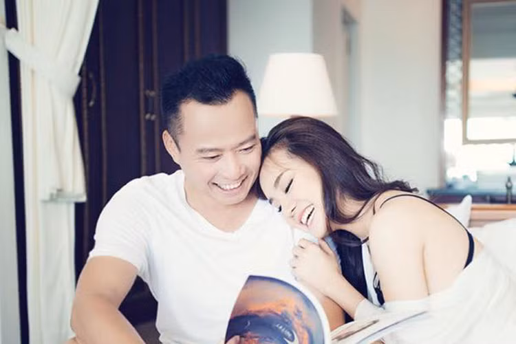 Vy Oanh tình tứ bên chồng đại gia là một trong những tin tức sao Việt trong ngày 1/1.