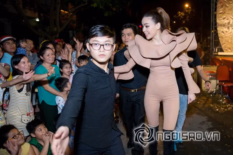 Hà Hồ luôn là tâm điểm chú ý trong mọi sự kiện cô xuất hiện.