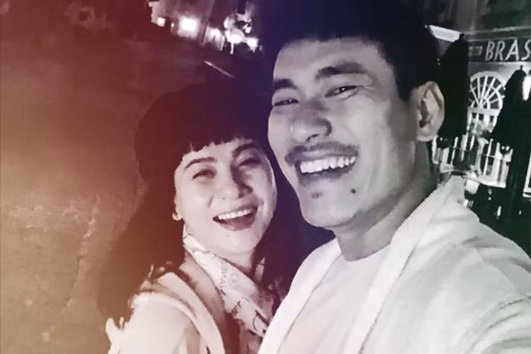 Cặp đôi sao Việt Kiều Minh Tuấn - Cát Phượng tươi rói bên nhau.