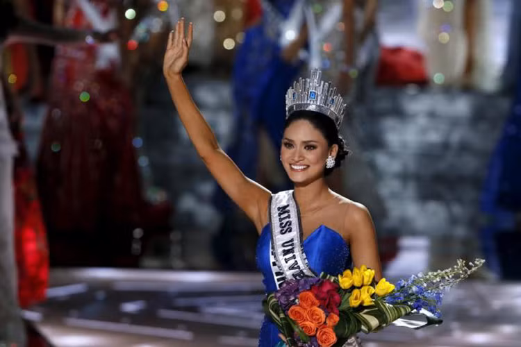 Pia Alonzo Wurtzbach có làn da nâu cùng thân hình gợi cảm. Người đẹp đến từ Philippines đăng quang cuộc thi Hoa hậu Hoàn vũ Thế giới 2015. Ảnh: ibtimes