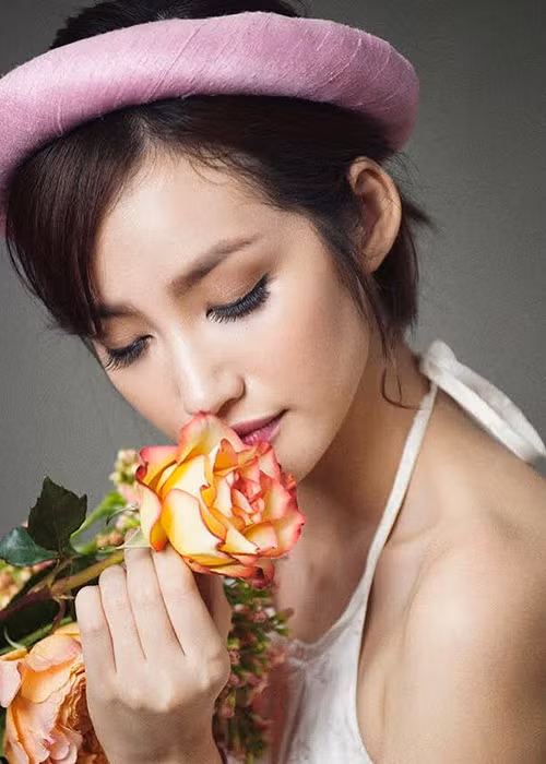 Trúc Diễm tâm sự: “Thấm thoát lại sắp bước qua một năm với nhiều suy tư lo nghĩ cũng như kỳ vọng. 2018 sẽ là một năm như thế nào. Mình thật sự hy vọng sẽ có những thay đổi tích cực hơn”.