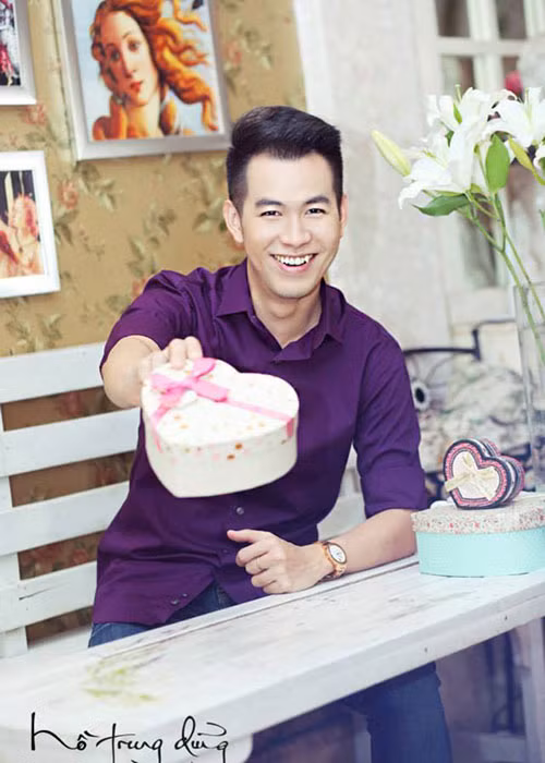 Hồ Trung Dũng sở hữu vẻ điển trai, nam tính.