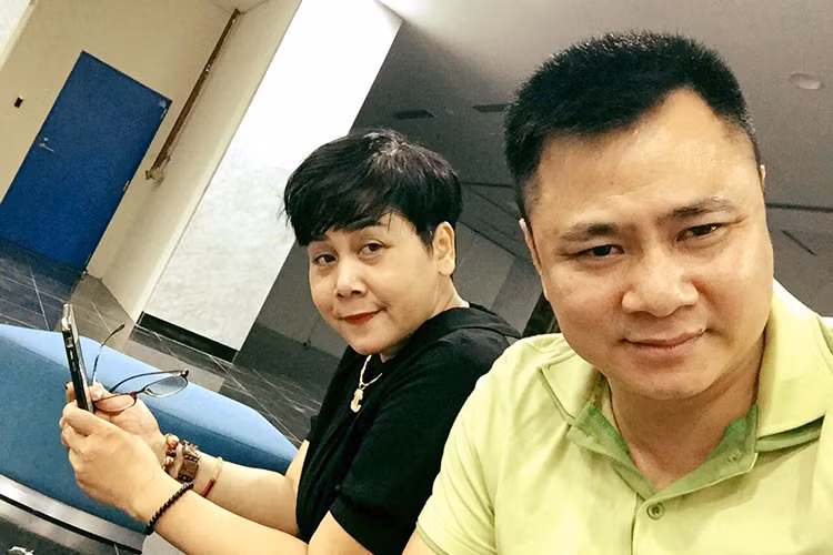 Tự Long cũng vừa đăng tải hình ảnh hậu trường Táo quân 2018 đi kèm bài thơ anh sáng tác.