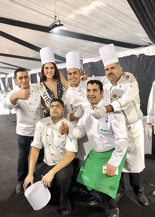 Tường Linh lọt top 18 cuộc thi Hoa hậu Liên lục địa 2017. Người đẹp Mexico Verónica Salas Vallejo đăng quang Hoa hậu. Á hậu 1, 2 lần lượt thuộc về đại diện Philippines và Hà Lan.