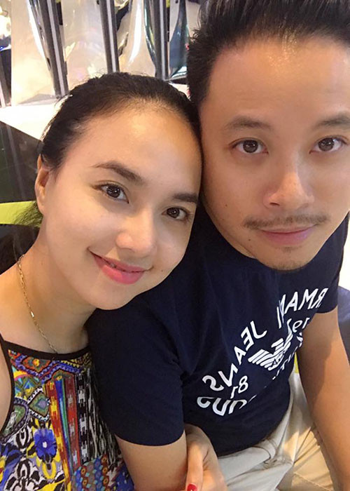 Nữ diễn viên tự tin để mặt mộc bên ông xã.