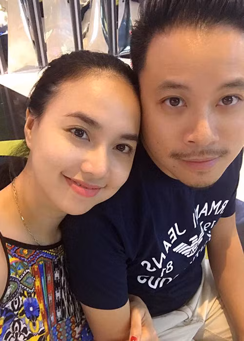 Nữ diễn viên tự tin để mặt mộc bên ông xã.