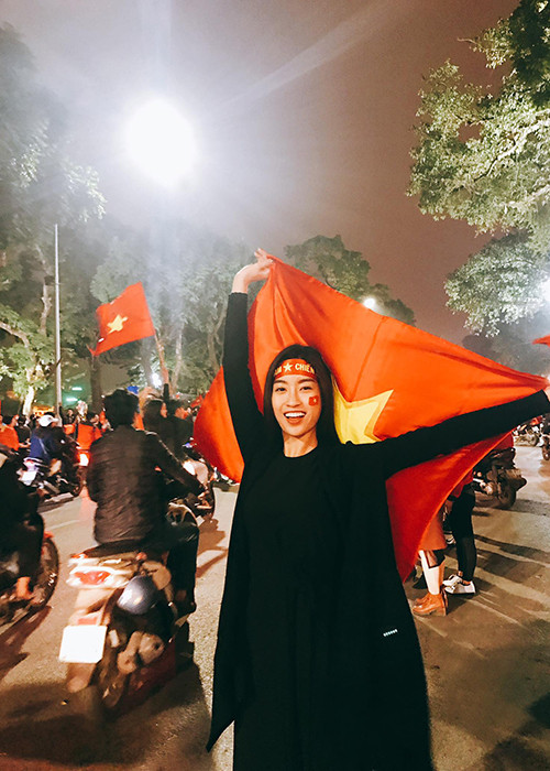 Đỗ Mỹ Linh chia sẻ, cô rất tin tưởng U23 Việt Nam chiến thắng U23 Uzbekistan để đoạt cúp U23 châu Á.