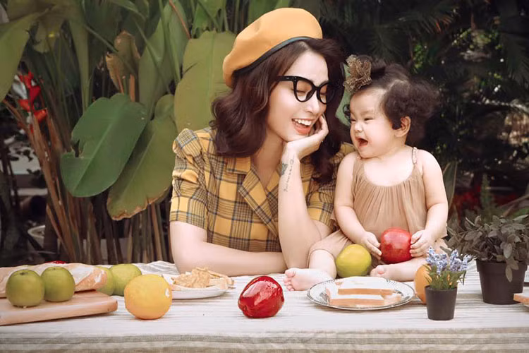 Sao Việt Hải Băng úp mở sinh thêm con để cho con gái có em cùng chơi.