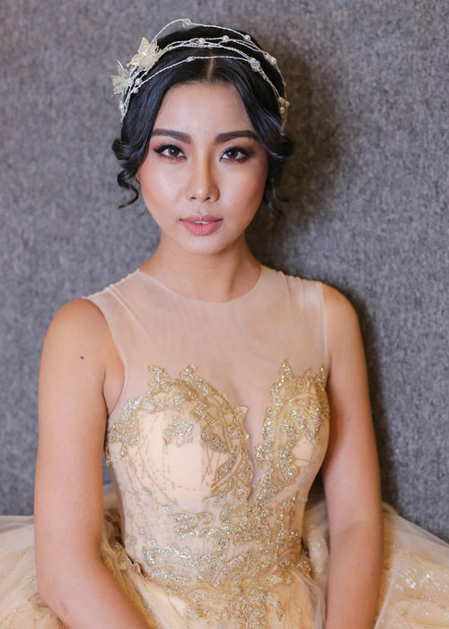 Người mẫu Lại Thanh Hương đã gửi lời xin lỗi vì không cẩn trọng về trang phục và thể hiện sự thân thiết quá mức với các cầu thủ.