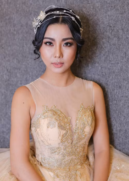 Người mẫu Lại Thanh Hương đã gửi lời xin lỗi vì không cẩn trọng về trang phục và thể hiện sự thân thiết quá mức với các cầu thủ.