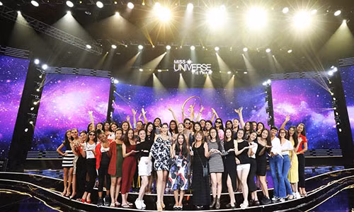 Dàn thí sinh Hoa hậu Hoàn vũ Việt Nam tổng duyệt cho chung kết. Ảnh: Fanpage