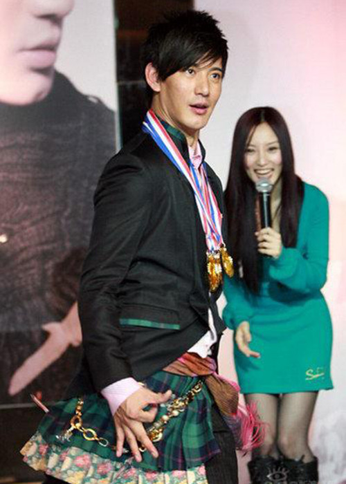 Lý Tiểu Lộ không thừa nhận yêu nam ca sĩ Bồ Ba Giáp. Tuy nhiên, bạn bè cho biết cả hai đã hẹn hò trong một khoảng thời gian ngắn. Ảnh: Sina