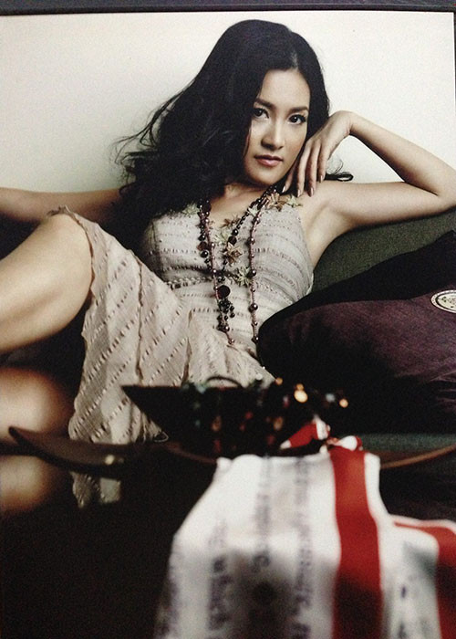 Bà xã của Bình Minh khoe ảnh gợi cảm chụp từ 12 năm trước.