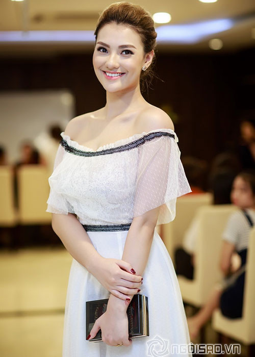 Sau khi sinh con, Hồng Quế được khen ngợi đằm thắm, mặn mà hơn. Ảnh: Ngoisao