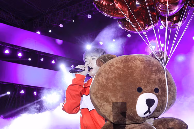 Sau khi phẫu thuật thẩm mỹ, Đức Phúc được khán giả đón nhận nhiều hơn. Ảnh: FBNV