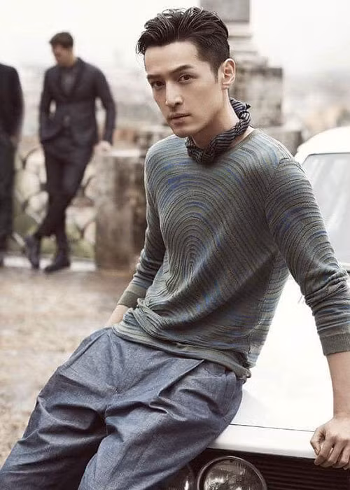 Hồ Ca nắm trong tay nhiều bất động sản giá trị. Cho đến nay, anh được xem là đại gia giấu mặt của làng giải trí Hoa ngữ.