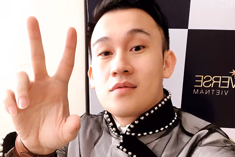 Sau đêm chung kết Hoa hậu Hoàn vũ Việt Nam 2017, Dương Triệu Vũ chia sẻ: "Tôi thấy sau bất kỳ một cuộc thi hoa hậu nào cũng đầy tranh cãi và có những người không phục. Tuy nhiên điều đó cũng dễ hiểu vì tất cả con người trong cuộc thi và ê-kíp của mình cũng đều hết lòng và ai cũng xứng đáng và có cơ hội đăng quang".